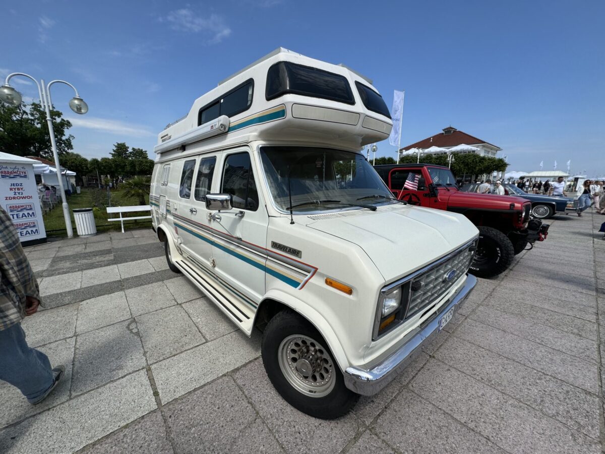 Ford Econoline Camper