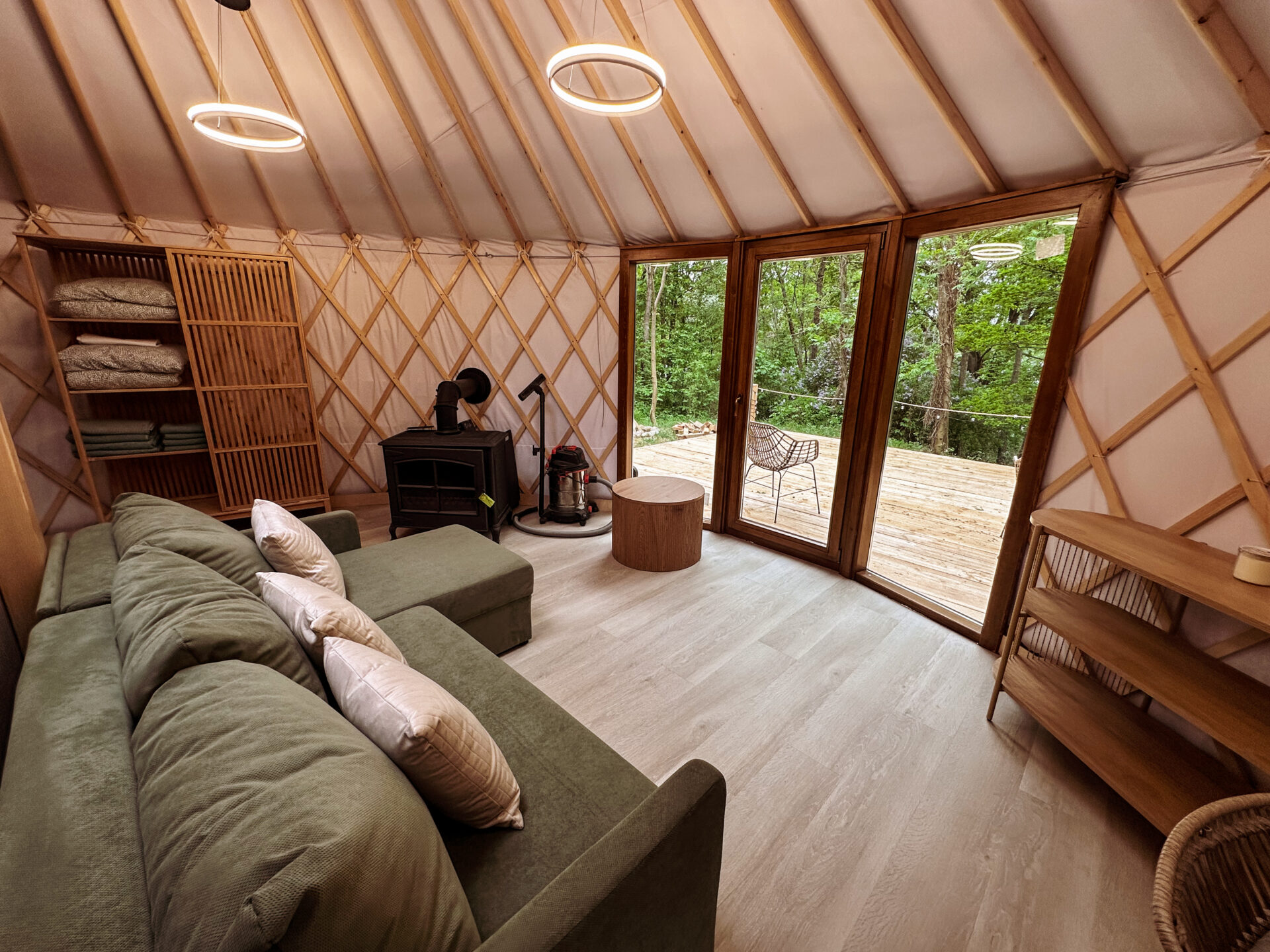 Letnisko Wisola – cisza, las i jurty z duszą